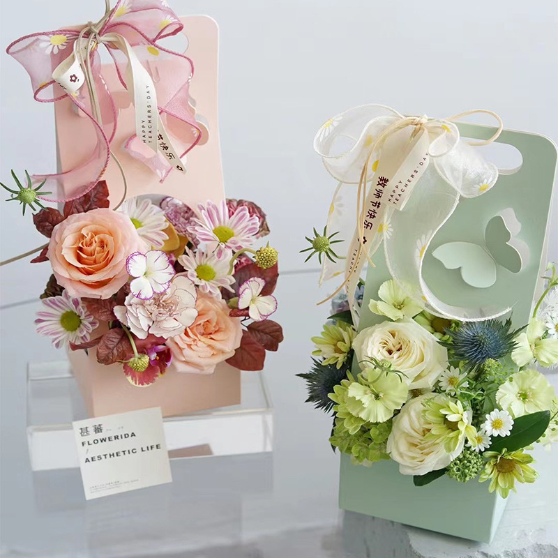 Wholesale Korean style portable handheld flower boxes recyclable creative butterfly floral shop fresh flower gift box