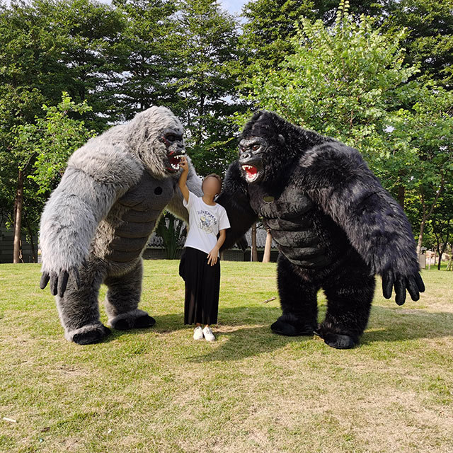 Customized size 2M 2.6M 3M Giant Realistic Inflatable Black Grey Gorilla Mascot Costume For Events Party