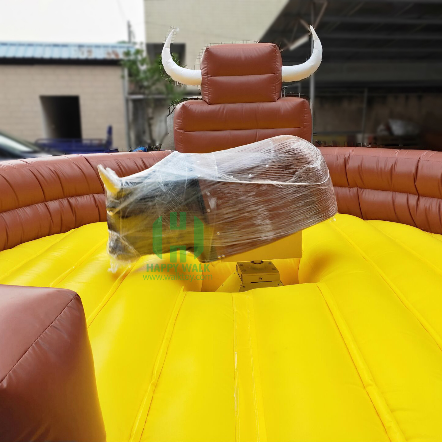 Crazy Sports Mechanism Games Rodeo Bull for Kids Adult Deluxe Inflatable Mechanical Rodeo Bull with Red Eyes