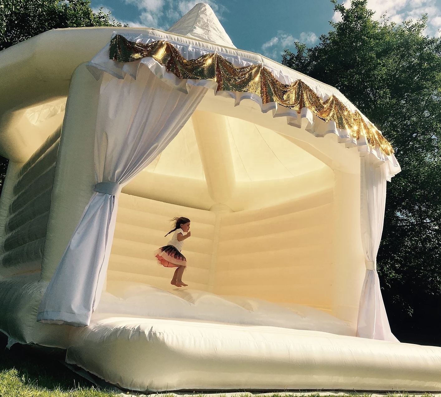 Romantic White Inflatable Wedding Tents for Sale Moving Valentine's Surprise Custom Wedding Party Inflatable Bouncy Tent