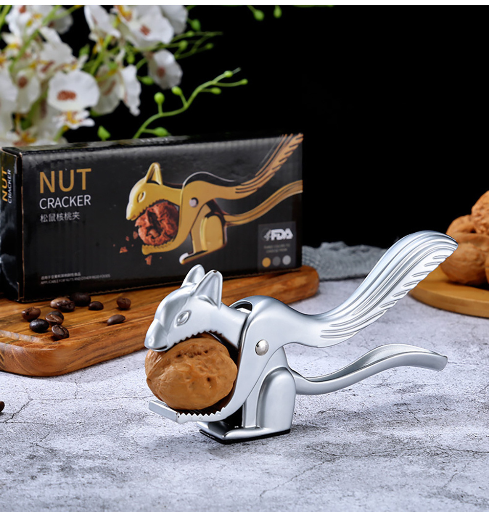 New Arrivals Creative High Quality Kitchen Tools Squirrel Shaped Walnut Tool  Squirrel Nutcracker Wholesale