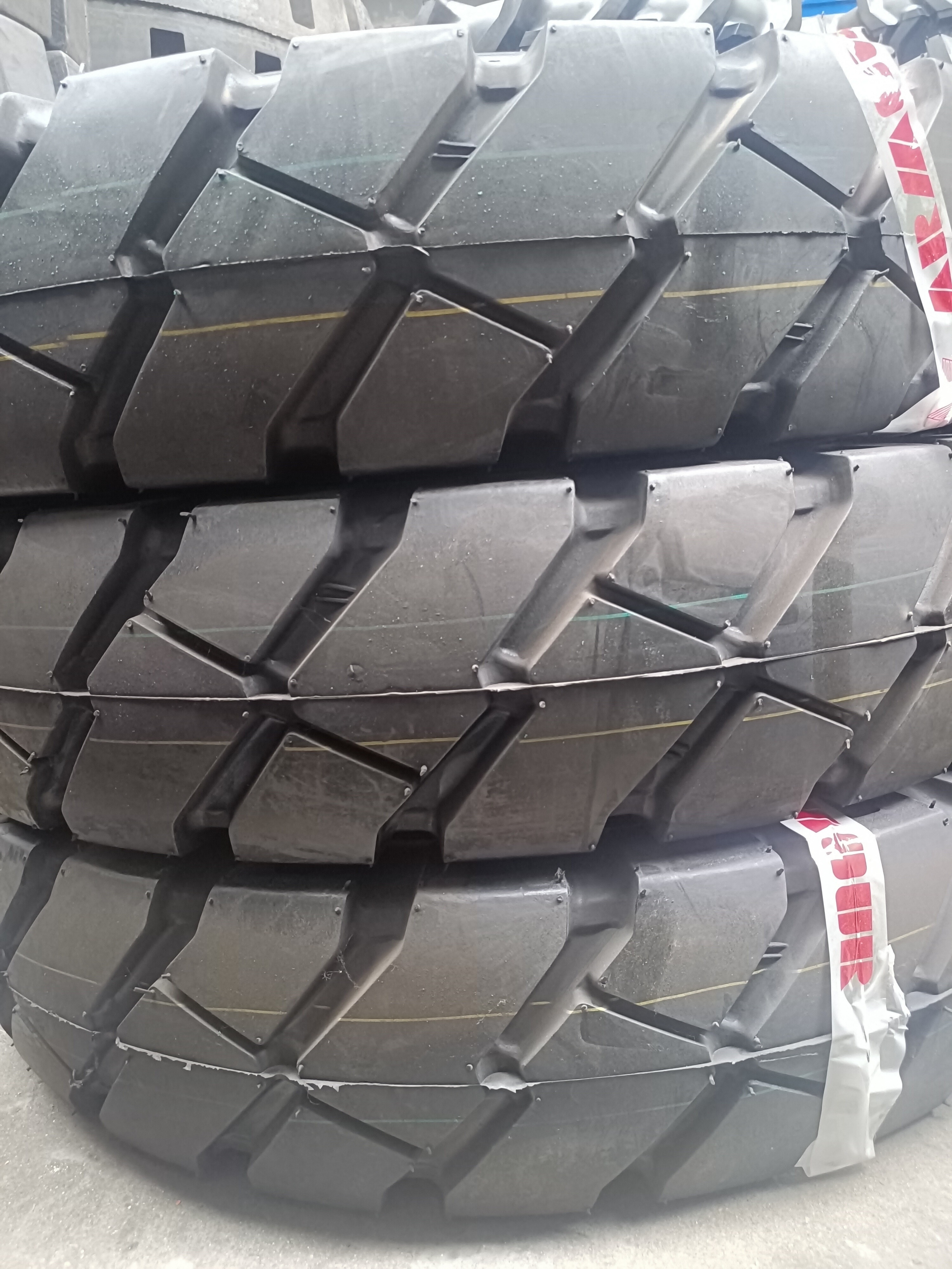 Chinese high quality Pneumatic forklift tires 6.50-10 28*9-15  7.00-12  8.25-15  27x10-12  3.00-15 SD6000 Pattern