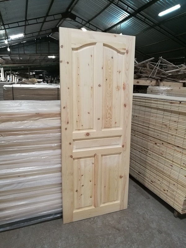 High quality solid wooden knotty pine entry interior door minimalist design finished surfaced interior entry door ready stock