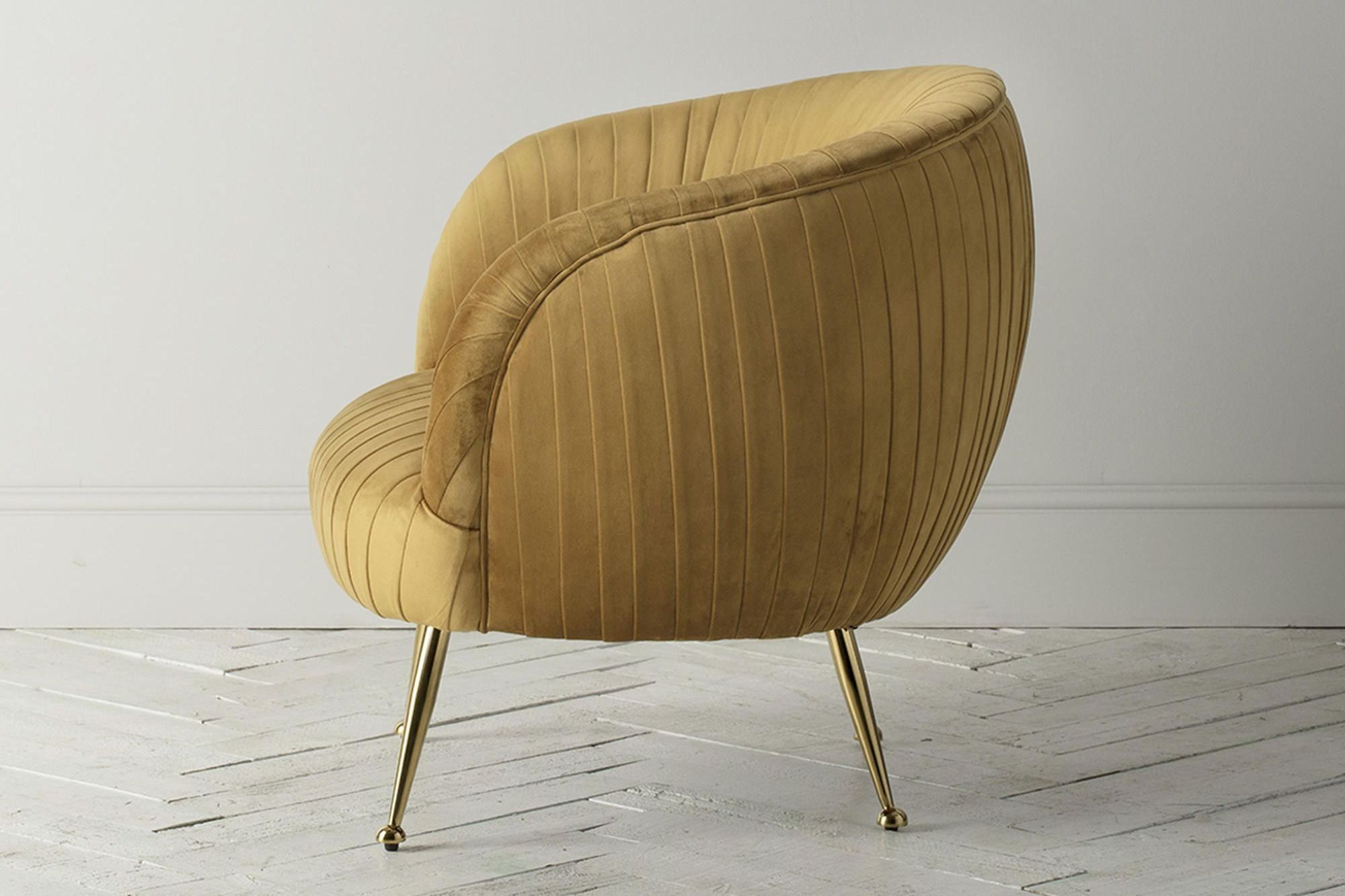 Retro upholstered home accent chair oversized chair velvet gold waiting chair