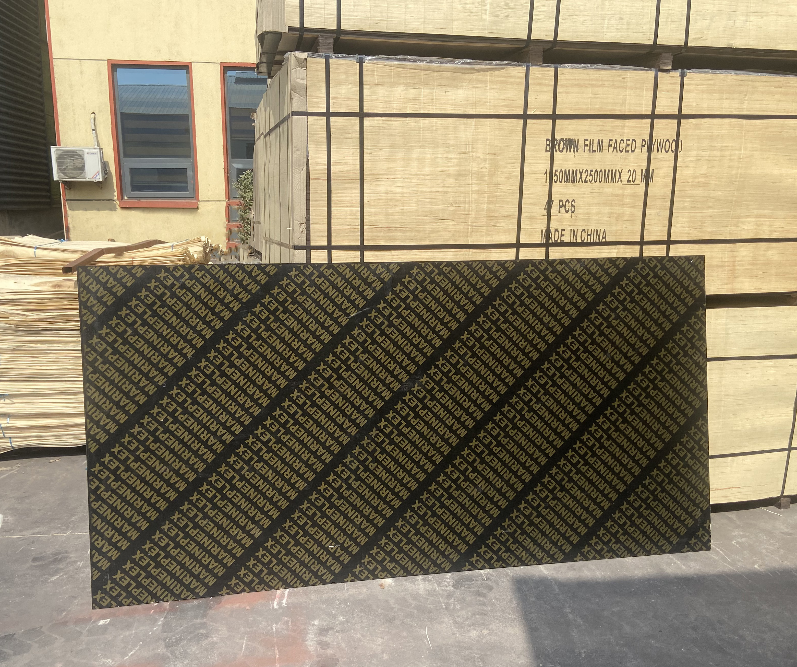 Linyi 18mm WBP Waterproof Black/Brown Phenolic Plywood Film Faced/Marine Plywood Price