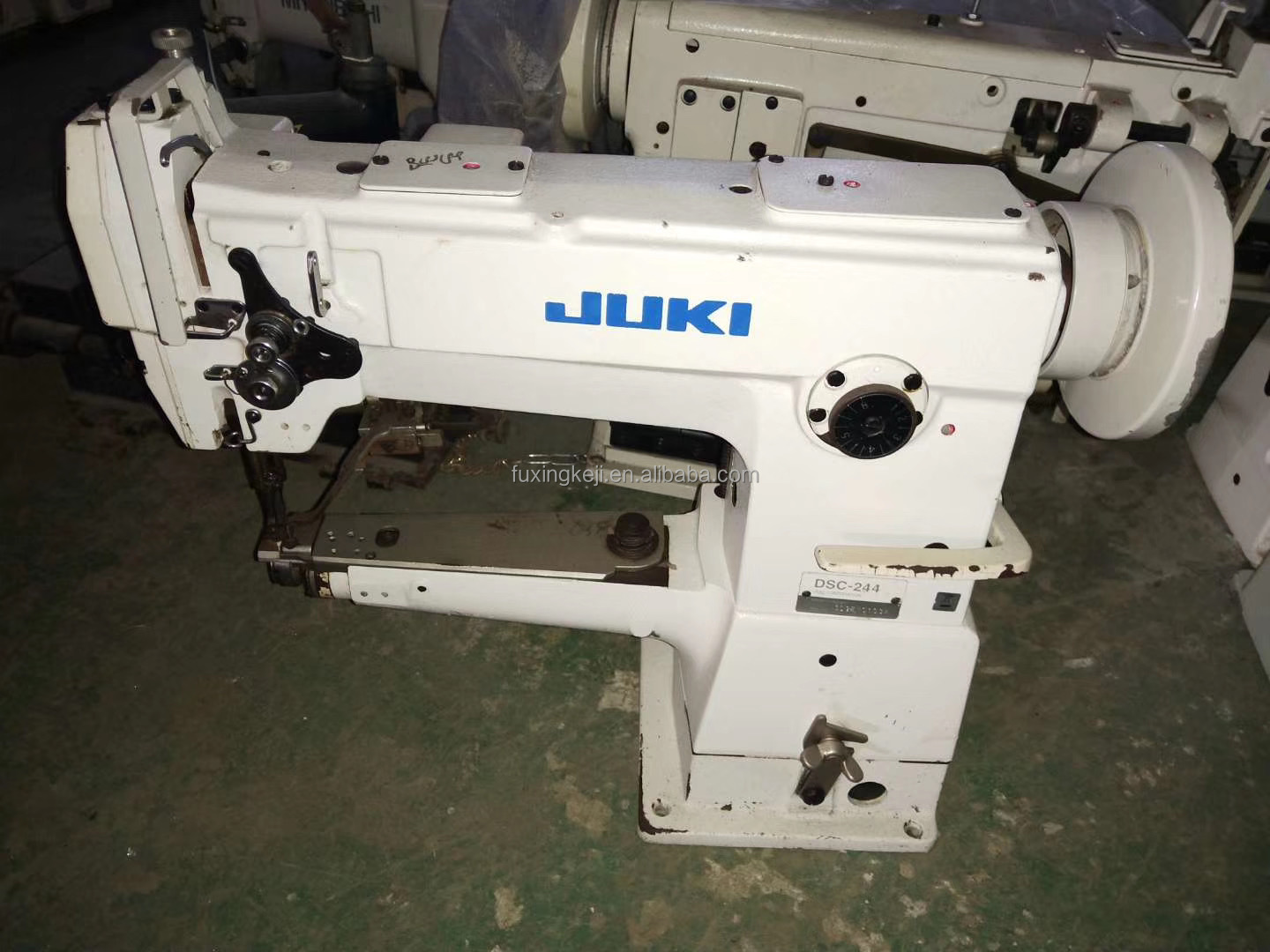 Used Jukis DSC 244 single needle Walking Foot Cylinder Arm Industrial Sewing Machine for heavy material leather bags