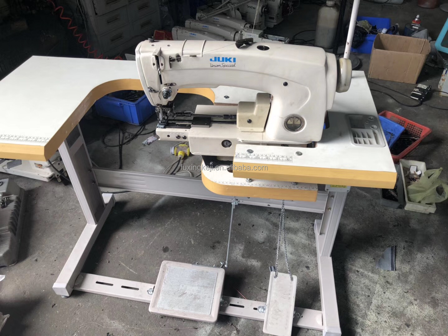 Used JUKIs Union Special 63900 M Jeans interlock machine  Bottom Hemming Industrial Sewing Machine for heavy material clothes