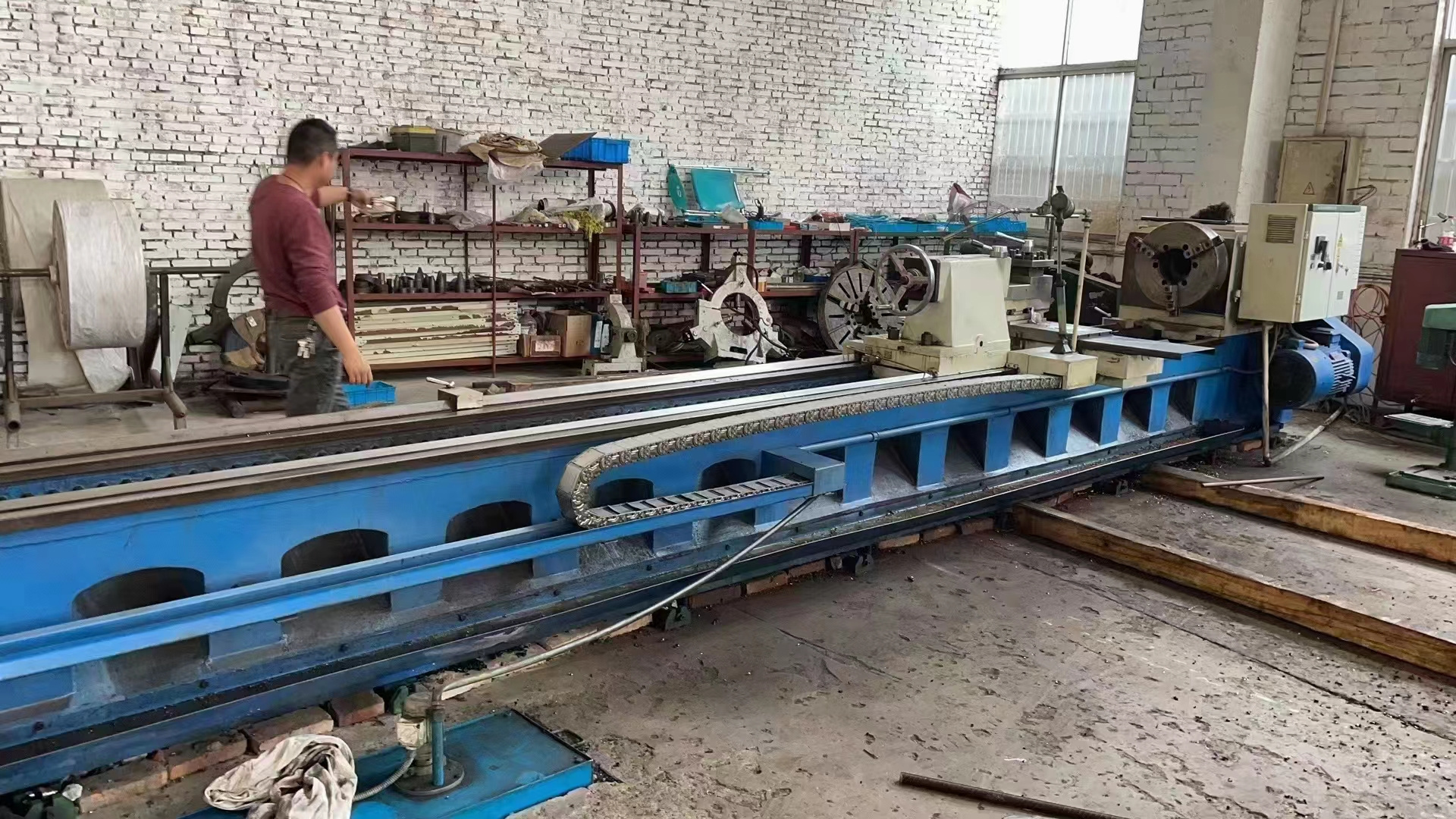 Hot Sale Wholesale Secondhand Spark Engine Lathe CWA6185X6000MM Heavy Duty Clutch Lathe With Best Quality