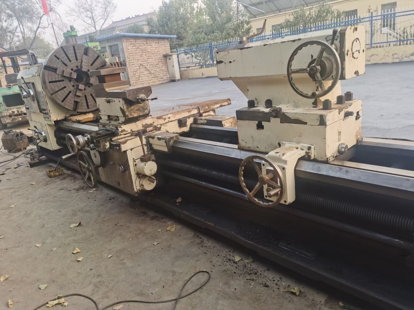 Heavy Duty Used Lathe 61125 5000mm Large Horizontal Floor Standing Metal Lathe for Sale 5m Manual Lathe