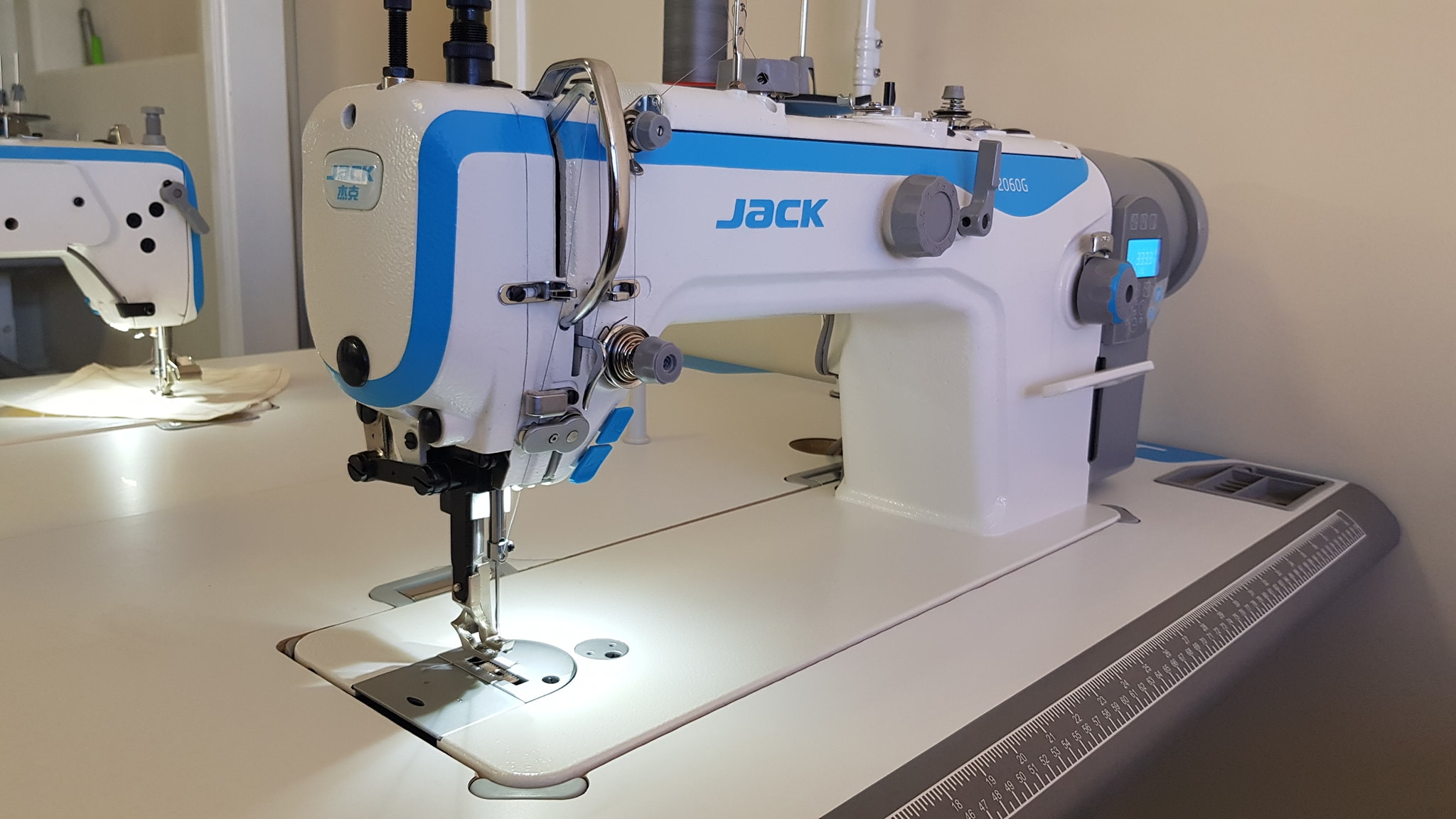 Practical Hot Sale JACK 2060G Automatic Walking Foot Sewing Machine for Leather and Heavy Fabrics Industrial sewing machine