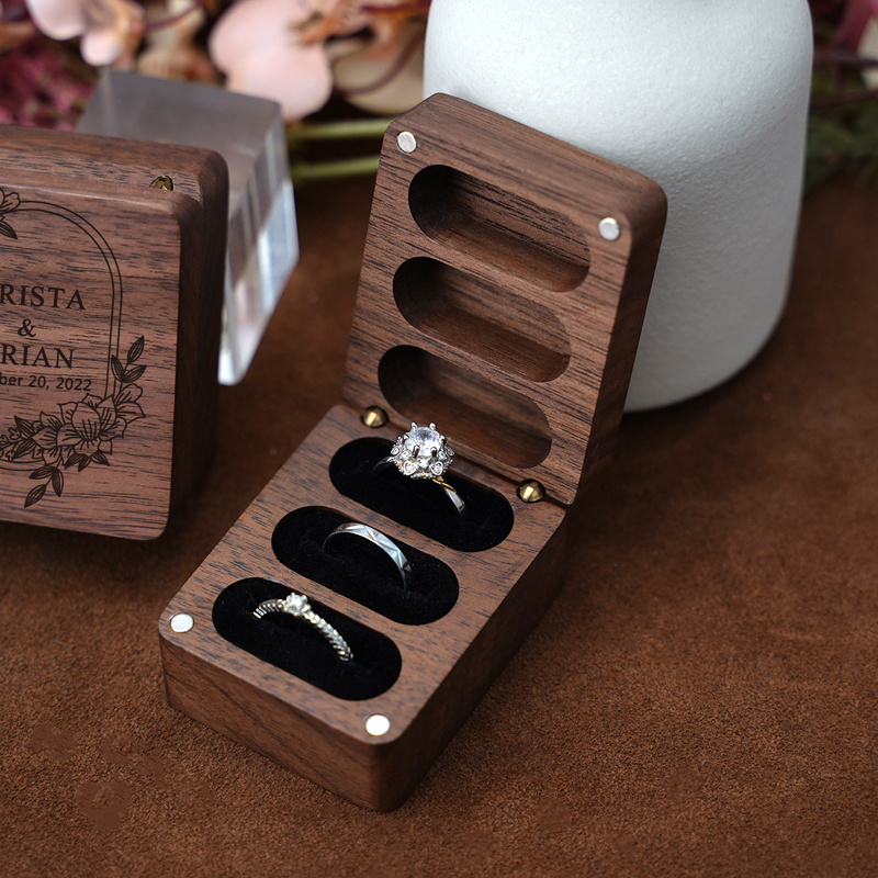 Custom Logo Square Wood Ring Box Packaging Walnut Luxury Gift Ring Case Mini Boxing Ring Wedding Jewelry Display Storage Box