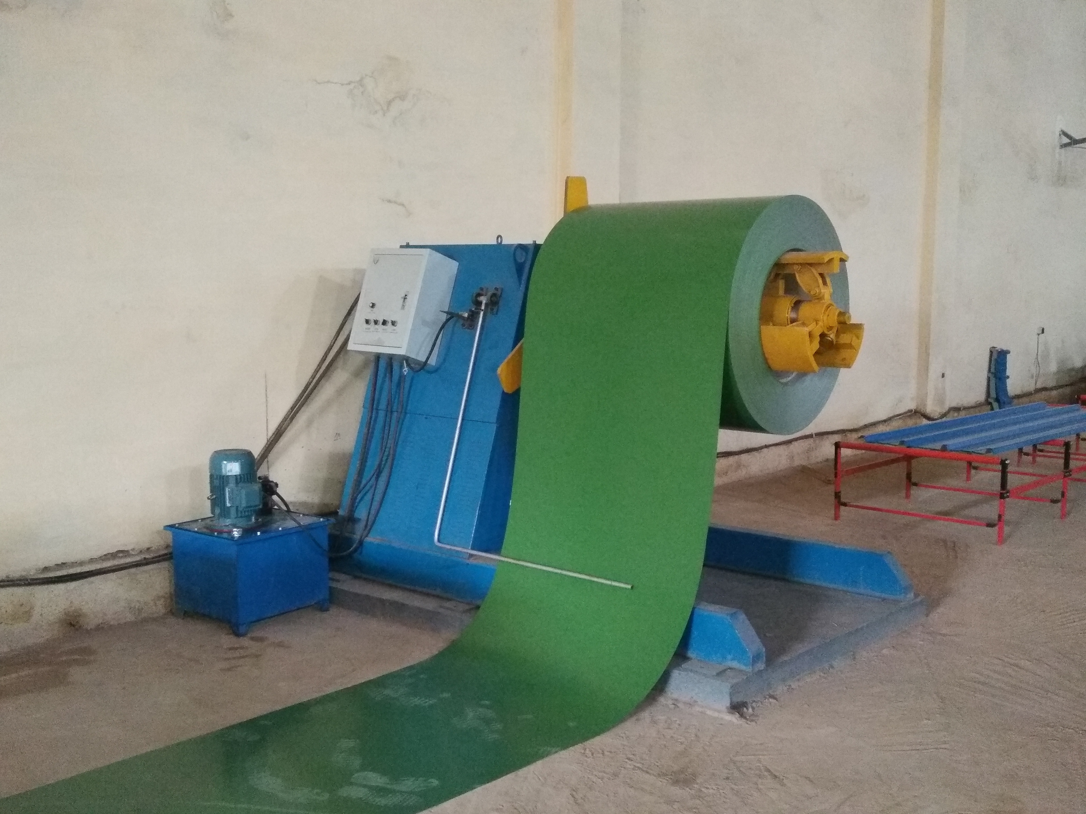 Hydraulic steel coil decoiler mandrel uncoiler machine