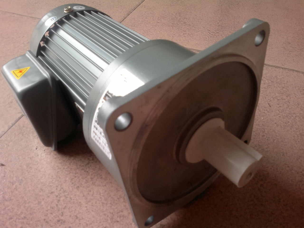 Gear reducer motor