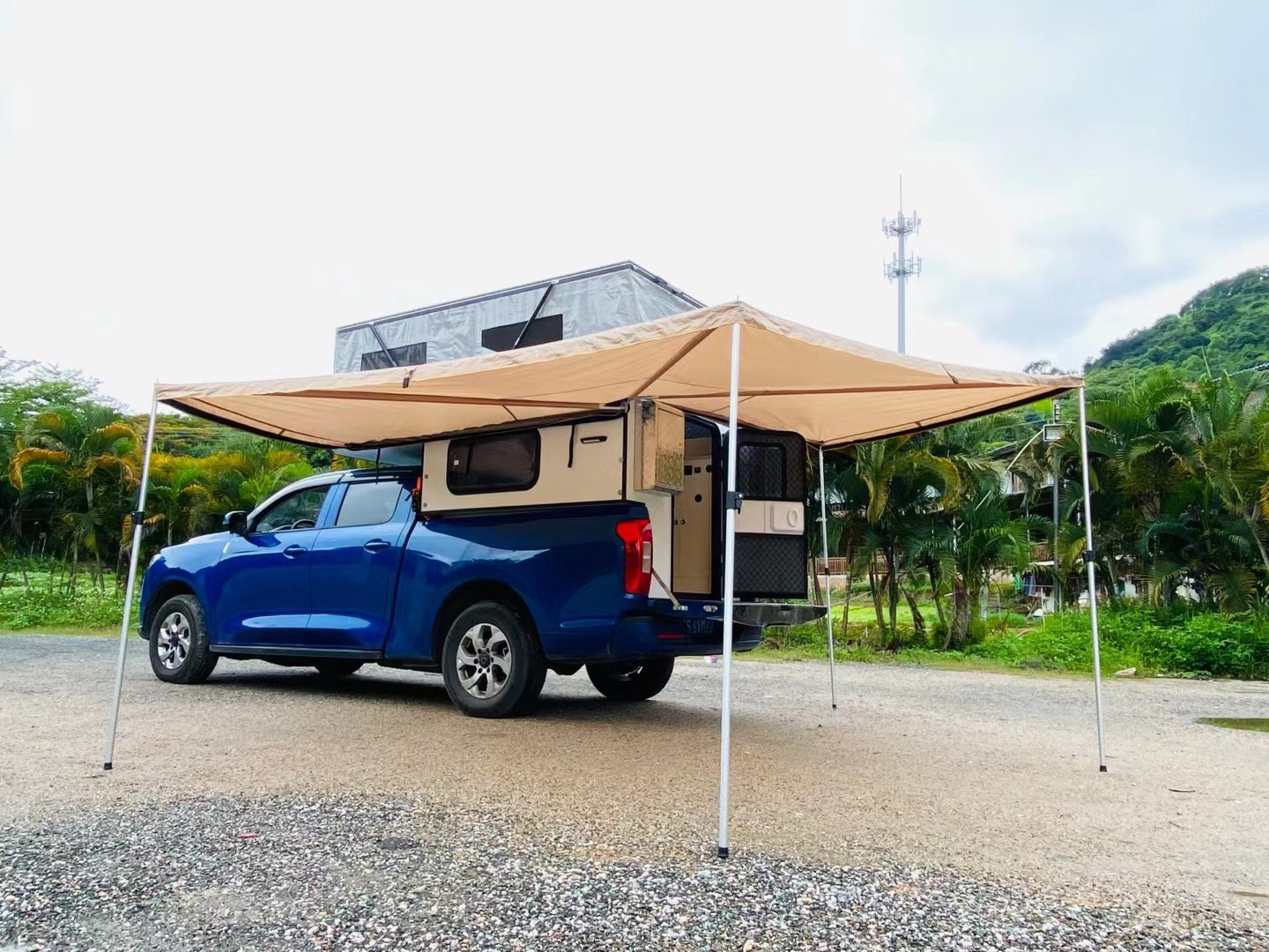 Silver al Travel Trailer truck camper