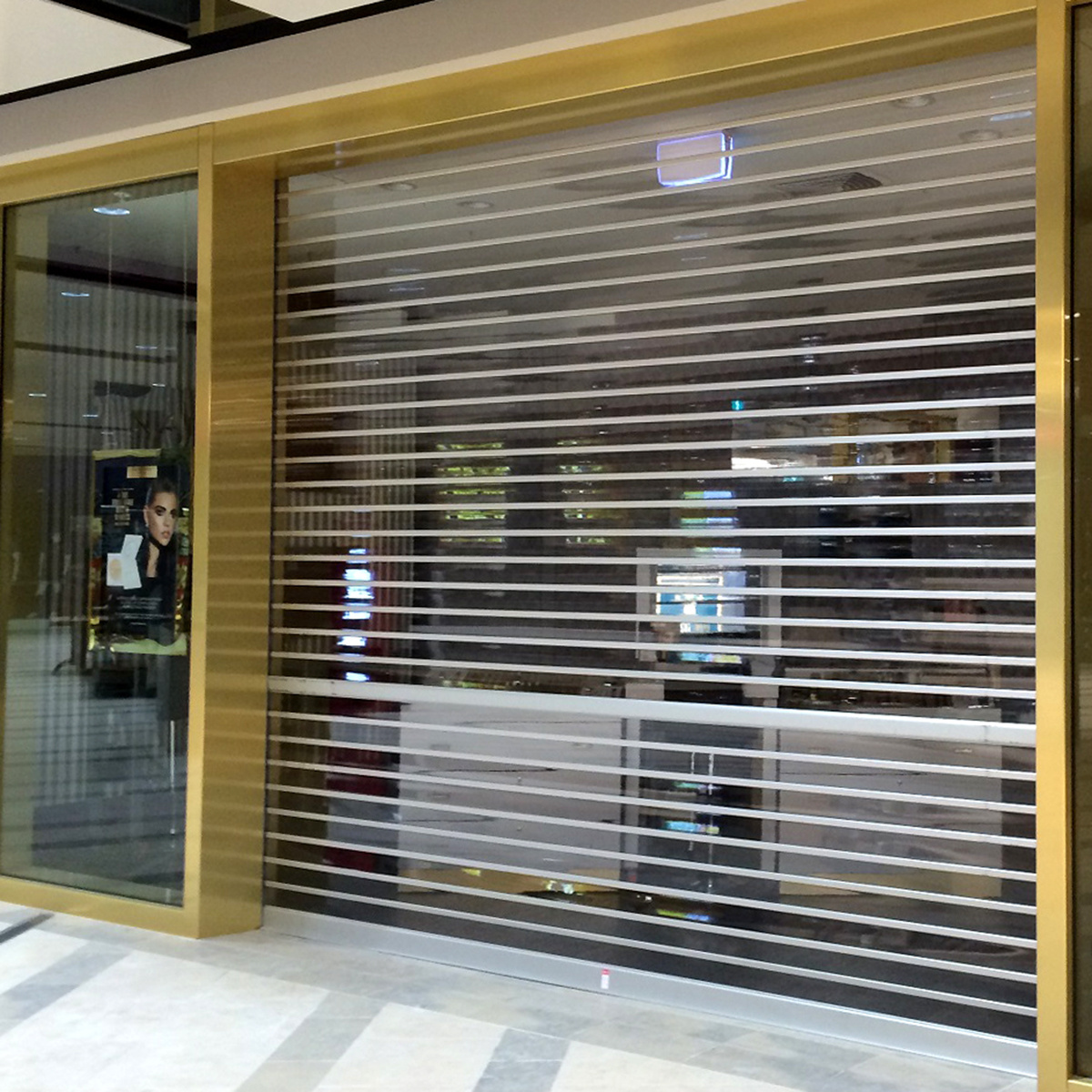 morden style clear polycarbonate rolling up door Transparent roller shutter shop front doors