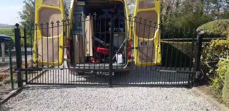 Smart DC24V folding gate use dual automatic swing gate openers