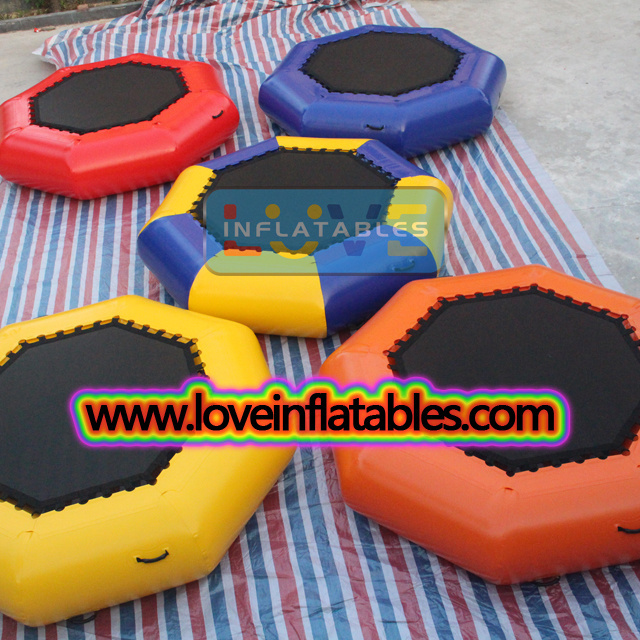 Inflatable splash padded jump bouncer platform sungear water trampoline