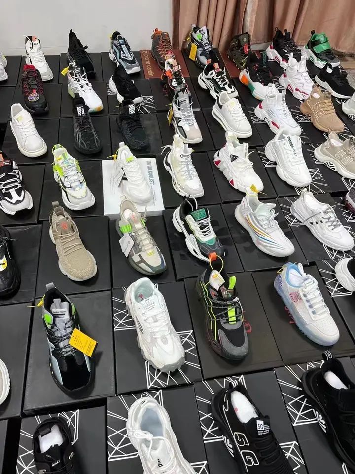 Men's and women's stock jumbled miscellaneous shoes men's and women's casual shoes stall shoes run quantity of tail goods