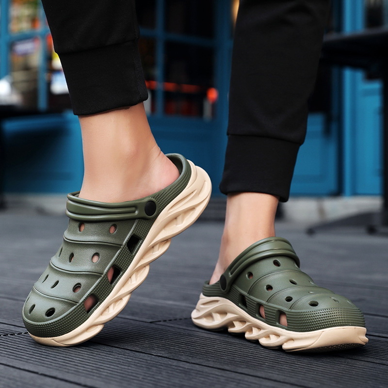 2022 High Quality Factory Hot Style Eva Clogs Men Two Colored Garden Clogs With Adult Men Sandals Slippers Shoes