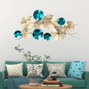 Light luxury European style 3d decoration round leaves gold wall art decor metal wall hanging for living room bedroom