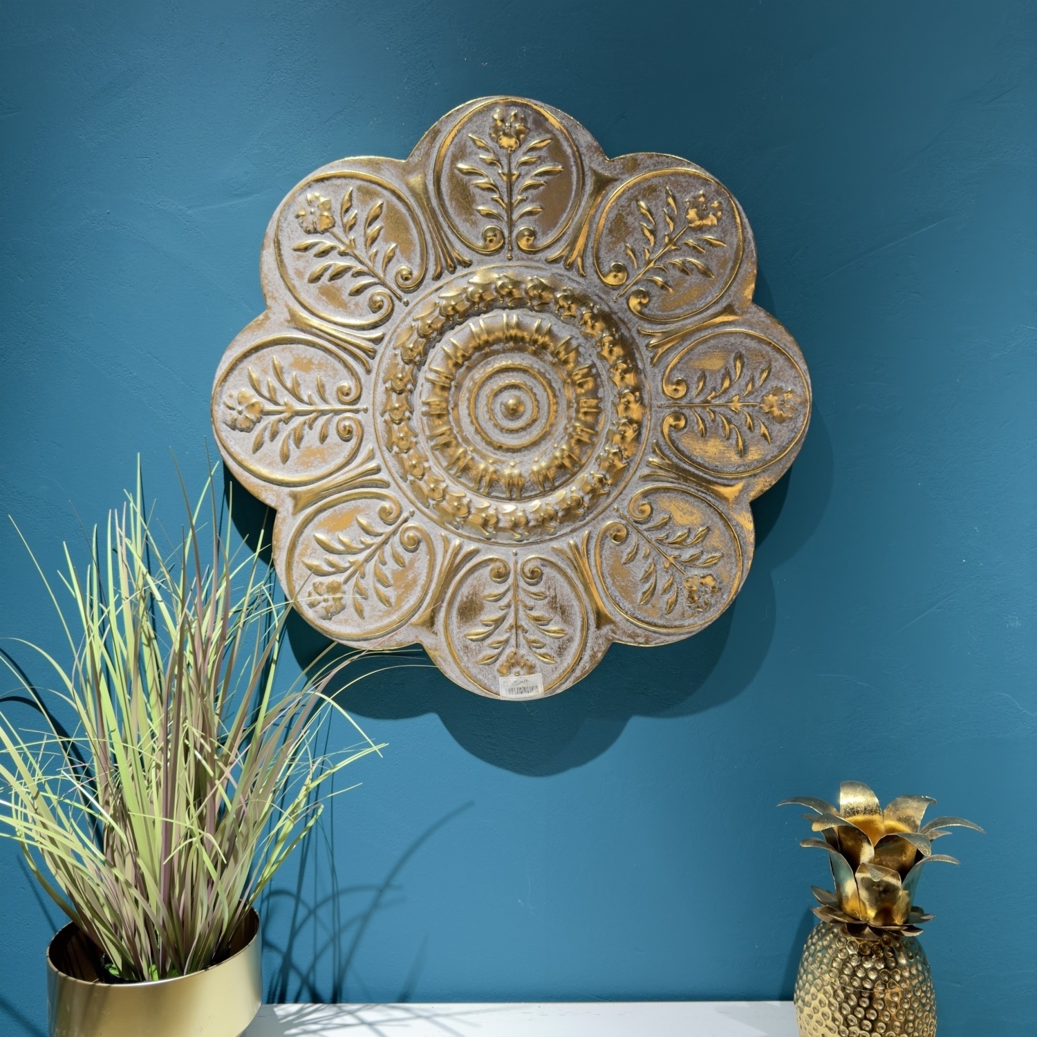 Wholesale Irregular Iron Gold Metal Flower Decoration Wall Hanging Modern Home Living Room Wall Art Decoration