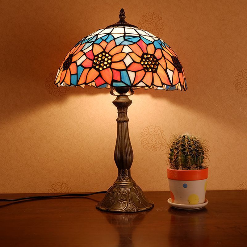 American Stained Glass Lampshade Antique Gold Metal Base Tiffany Lamps For Living Bedside Bedroom Cafe Decoration