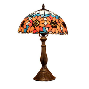 American Stained Glass Lampshade Antique Gold Metal Base Tiffany Lamps For Living Bedside Bedroom Cafe Decoration