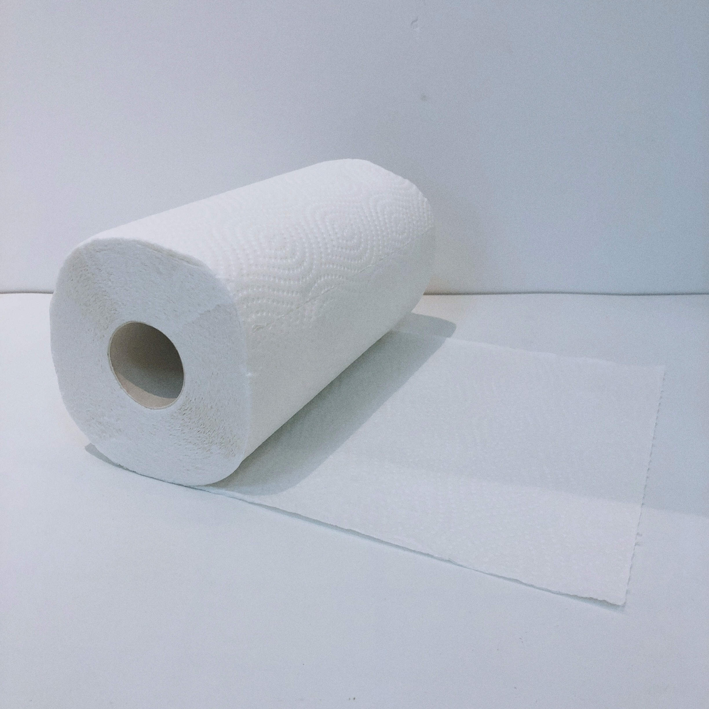 Custom bamboo and wood pulp kitchen paper, high quality and more absorbent roll paper towels