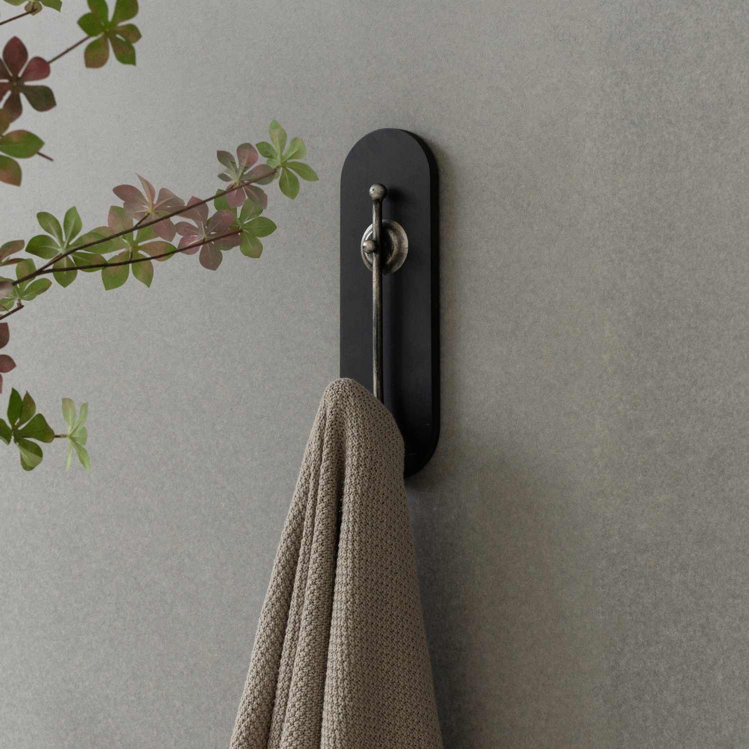 Decorative Cloth Hanger Wall Mounted Hook Strong Wood And Metal Coat Rack For Coat Robe Bag Home Accessories