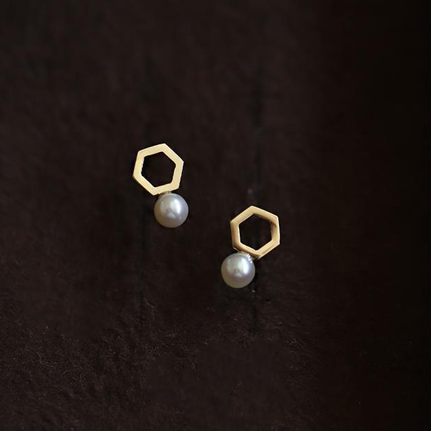 9K Solid Gold Earring Tiny Hexagon Freshwater Pearl Helix Tragus Stud Earrings Women