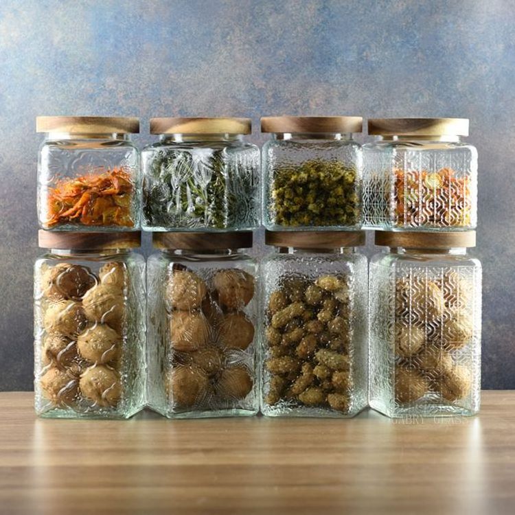 Glass Storage Jar 17 FL OZ Food Jar with Wooden Lid Kitchen Containers Decorative Airtight Glass Jars For Candy Cookies Coffee