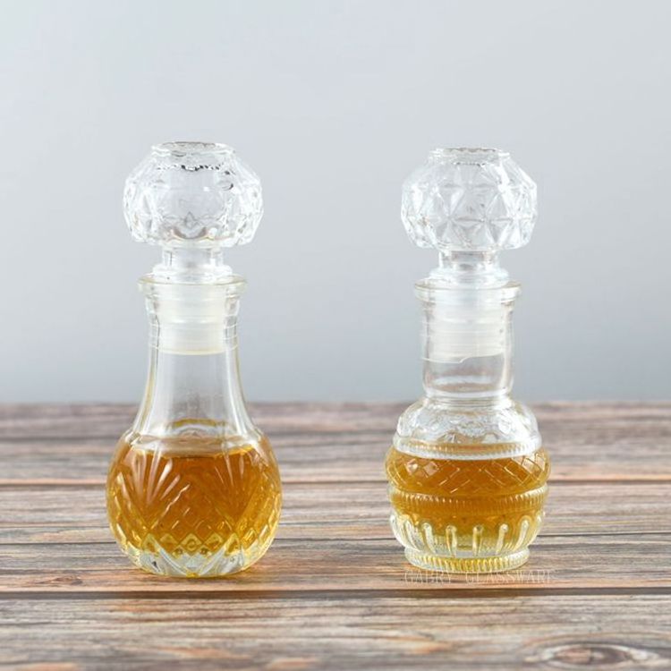 Mini Liquor Decanter Glass Small Shot Bottles Mini Salad Dressing Decanter Empty Mini Alcohol Bottles with Glass Stopper