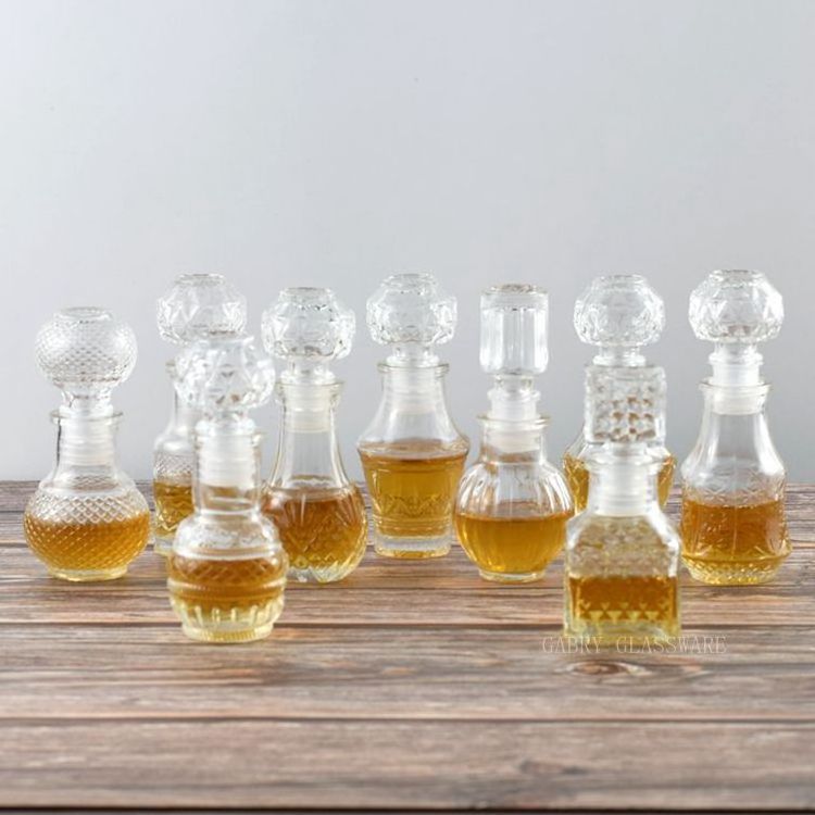 Mini Liquor Decanter Glass Small Shot Bottles Mini Salad Dressing Decanter Empty Mini Alcohol Bottles with Glass Stopper