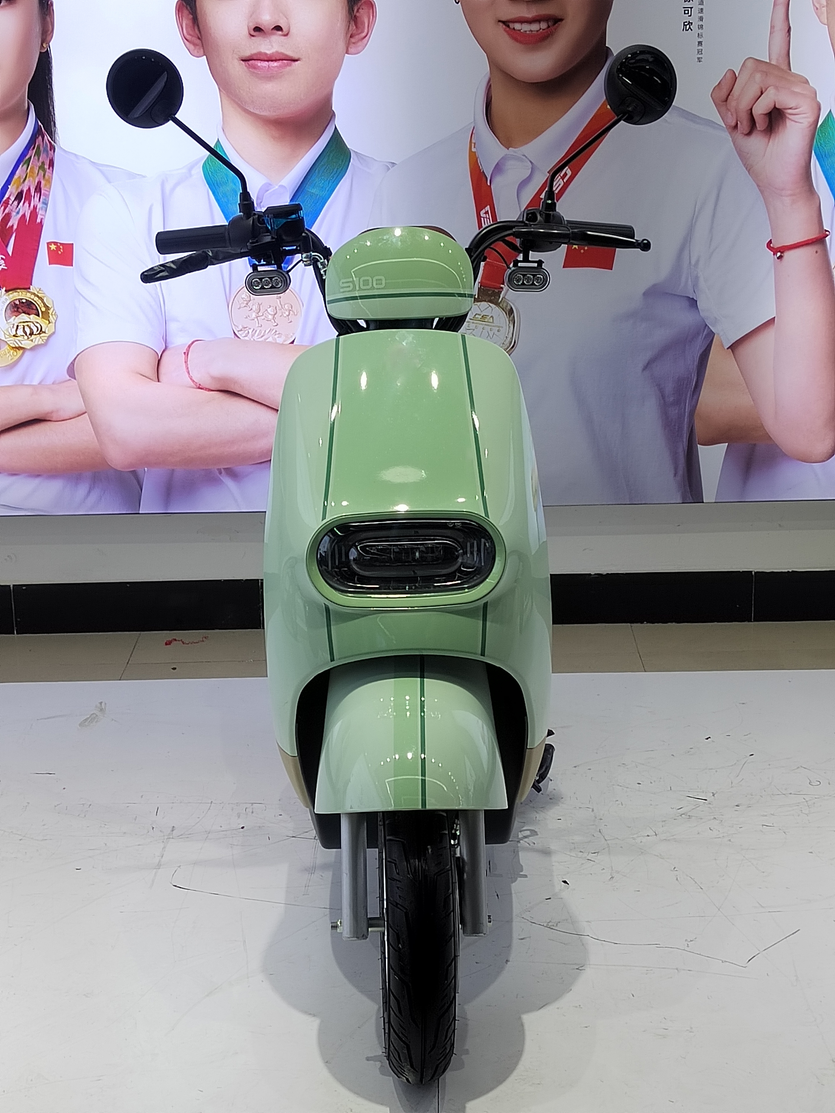 European warehouse EEC 60v 20ah lead acid battery electric motorcycle 2000 watt Two wheeled street legal scooter adult