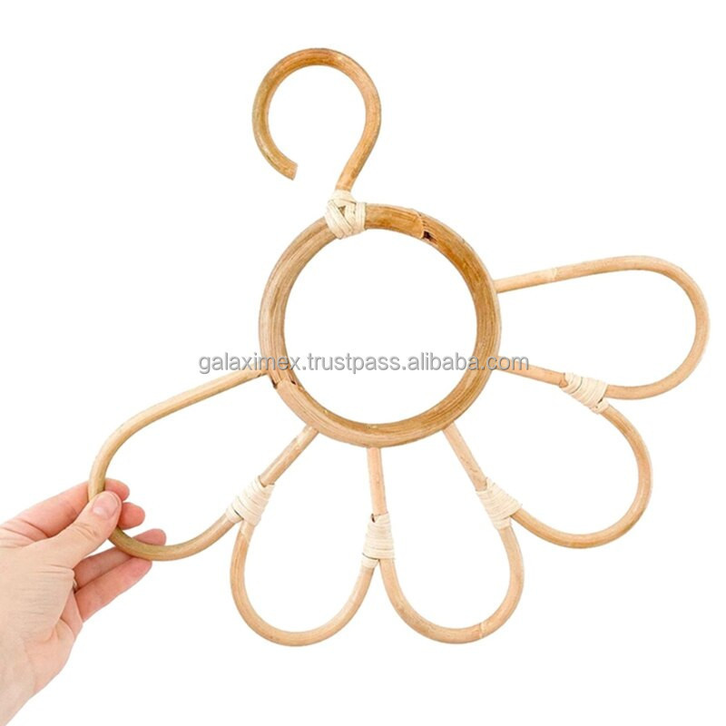 High Quality Hanger Rattan Wall Hooks Kids Garments Organizer Rack Clothes Rattan Hanger for Kids Home Decor Hanger