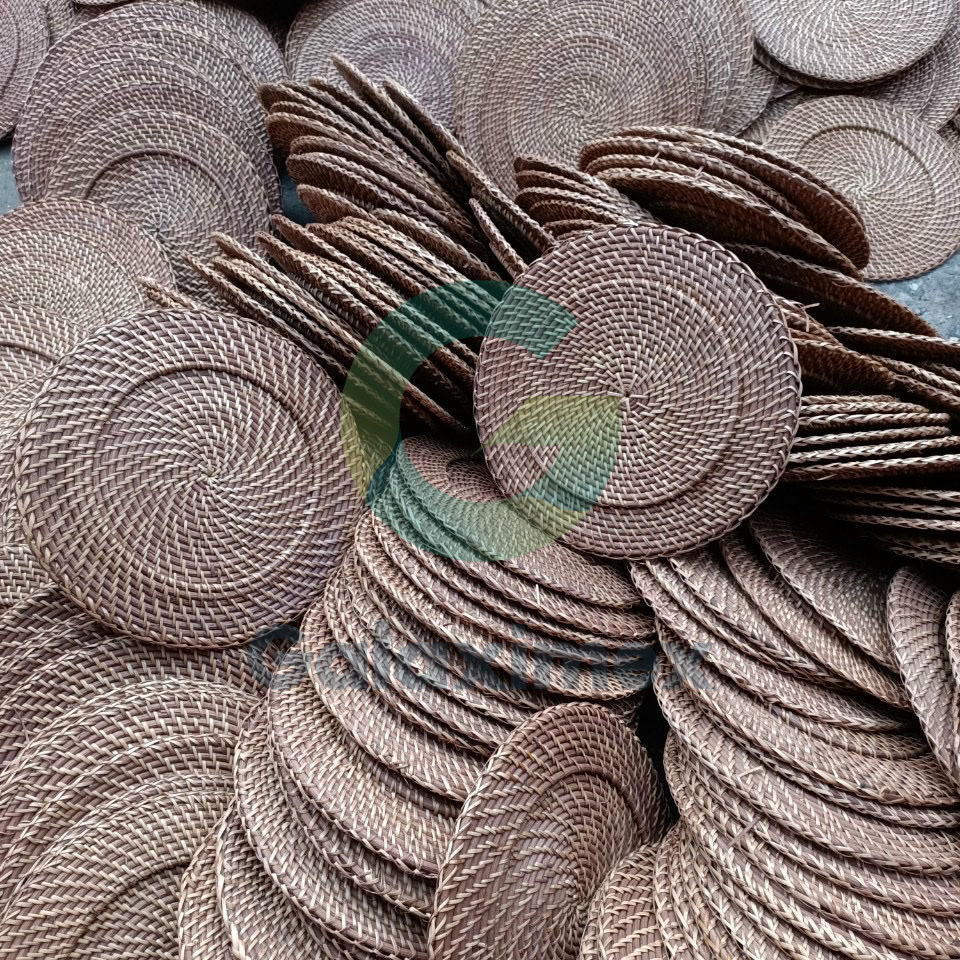 Ready to Ship Rattan Charger Plate Round Wedding Plates Mat Woven Yellow Dinner Chargers Bamboo Design Woven Charger Plates