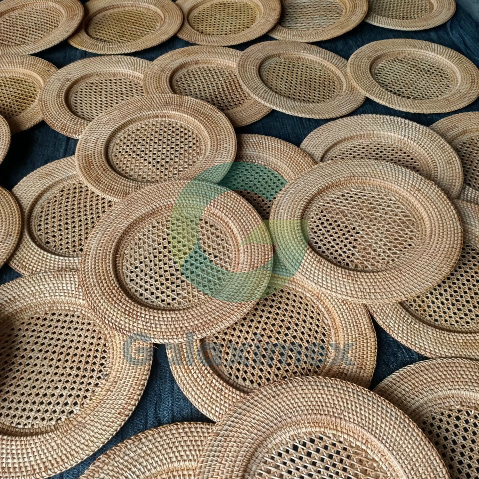 Ready to Ship Rattan Charger Plate Round Wedding Plates Mat Woven Yellow Dinner Chargers Bamboo Design Woven Charger Plates