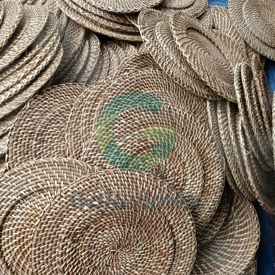 Ready to Ship Rattan Charger Plate Round Wedding Plates Mat Woven Yellow Dinner Chargers Bamboo Design Woven Charger Plates