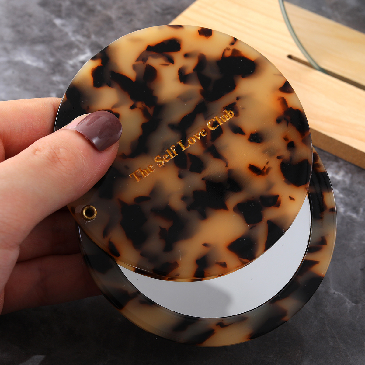 personalized round ethylic acid tortoise pocket compact magic mirror for women