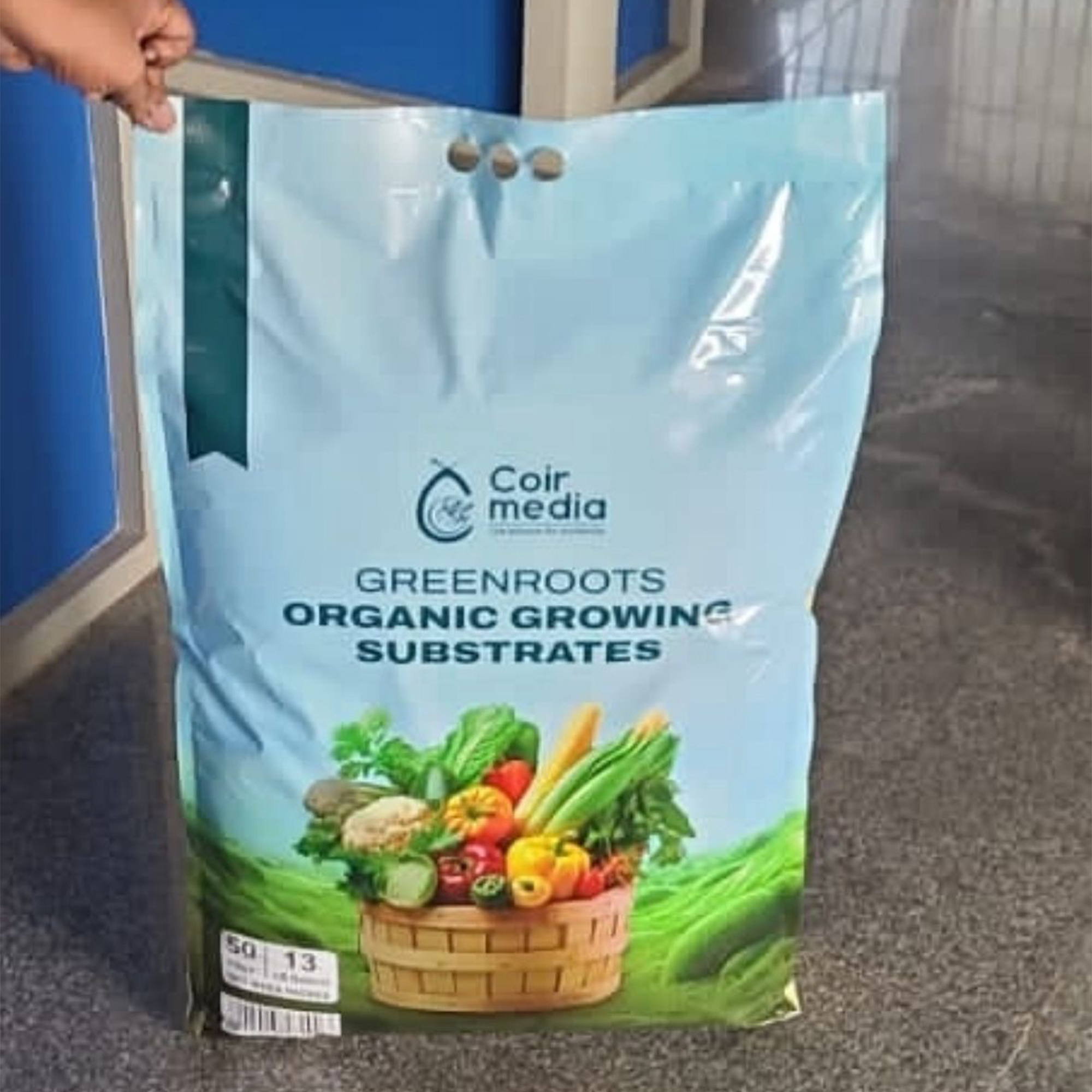 Organic Growing Substrate contains cocopeat, coco chips, perlite and NPK Ideal for a wide range of plants 50L