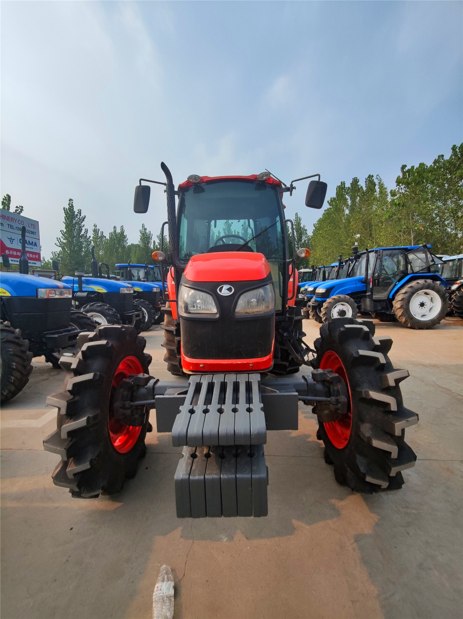 used Kubota tractors M1004 Japanese farm compact orchard two wheel tractor agricola agricultural equipment for sale cheap price