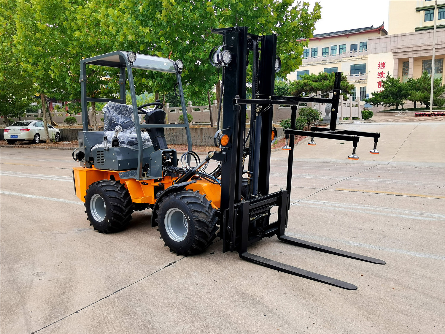 1000kgs small mini forklift 4x4 beekeeping forklift truck