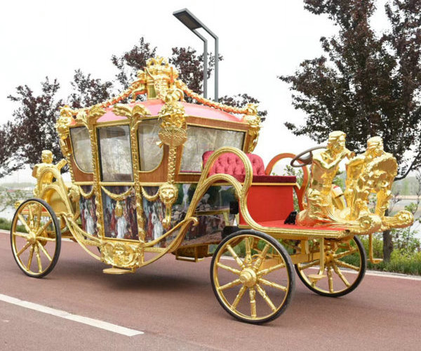 Outdoor Electric Royal Horse Carriage Sculpture European Horseless Carriage Carts  For Festival