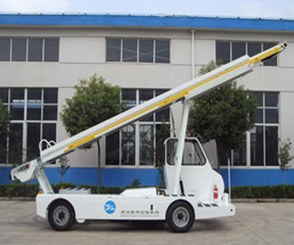 Self-Propelled Diesel Conveyor Belt Loader Aircraft Baggage Cargo  Conveyor Belt Loader Tractor For Airport