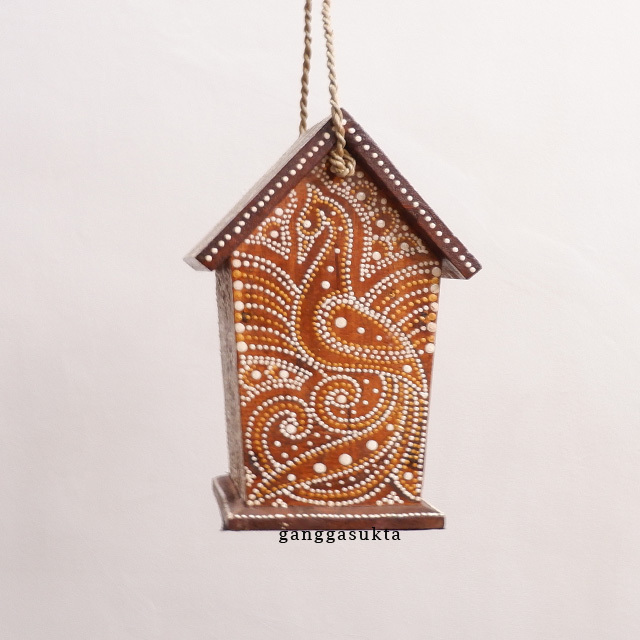 Wooden Wood Craft Bird House Carved Technique Natural  Peacock Dots Art Painting Garden Decoration