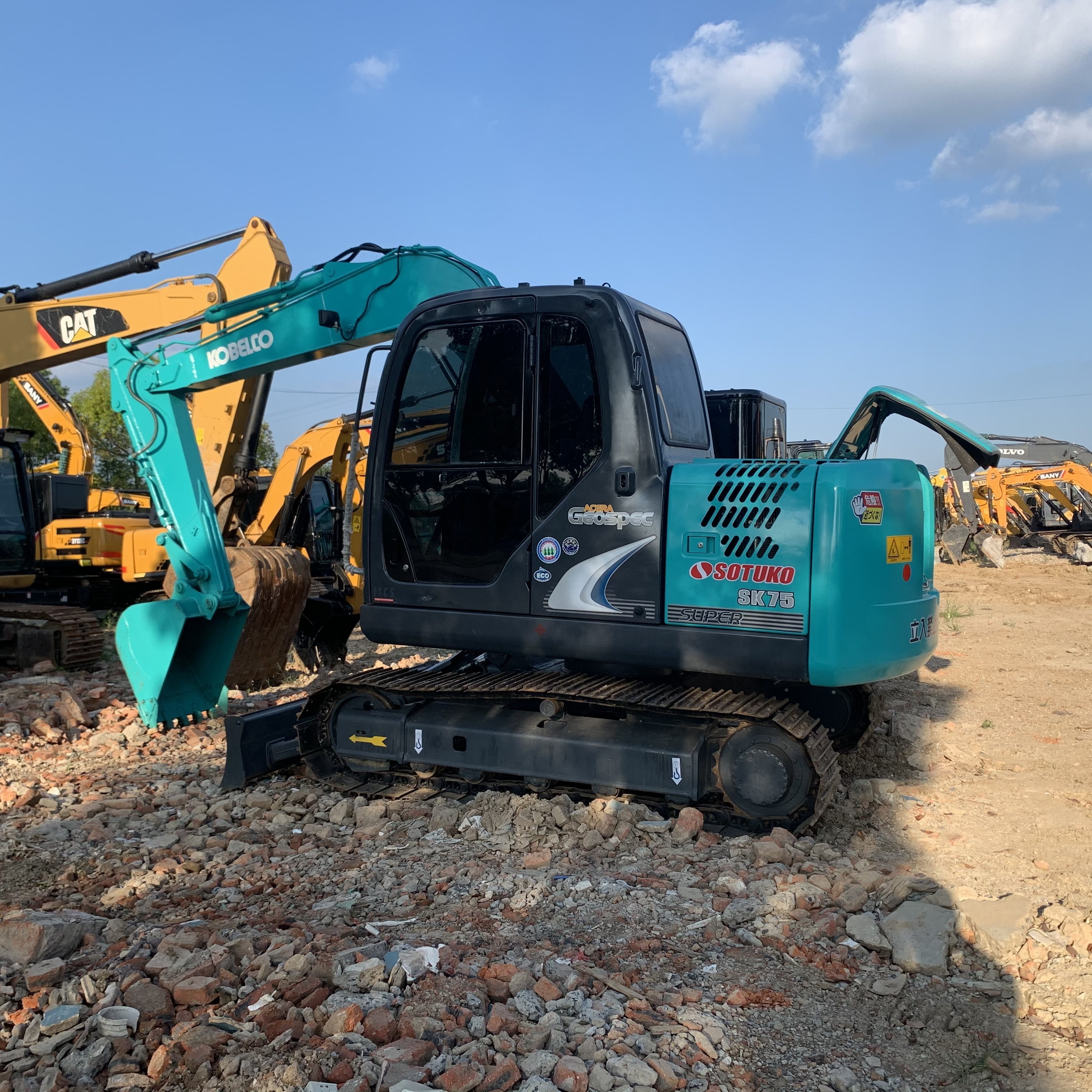 Retail Japan Good Sale Mutil Function Second Hand Used Mini Excavator Machine 7 Ton Used Kobelco SK75 Excavator