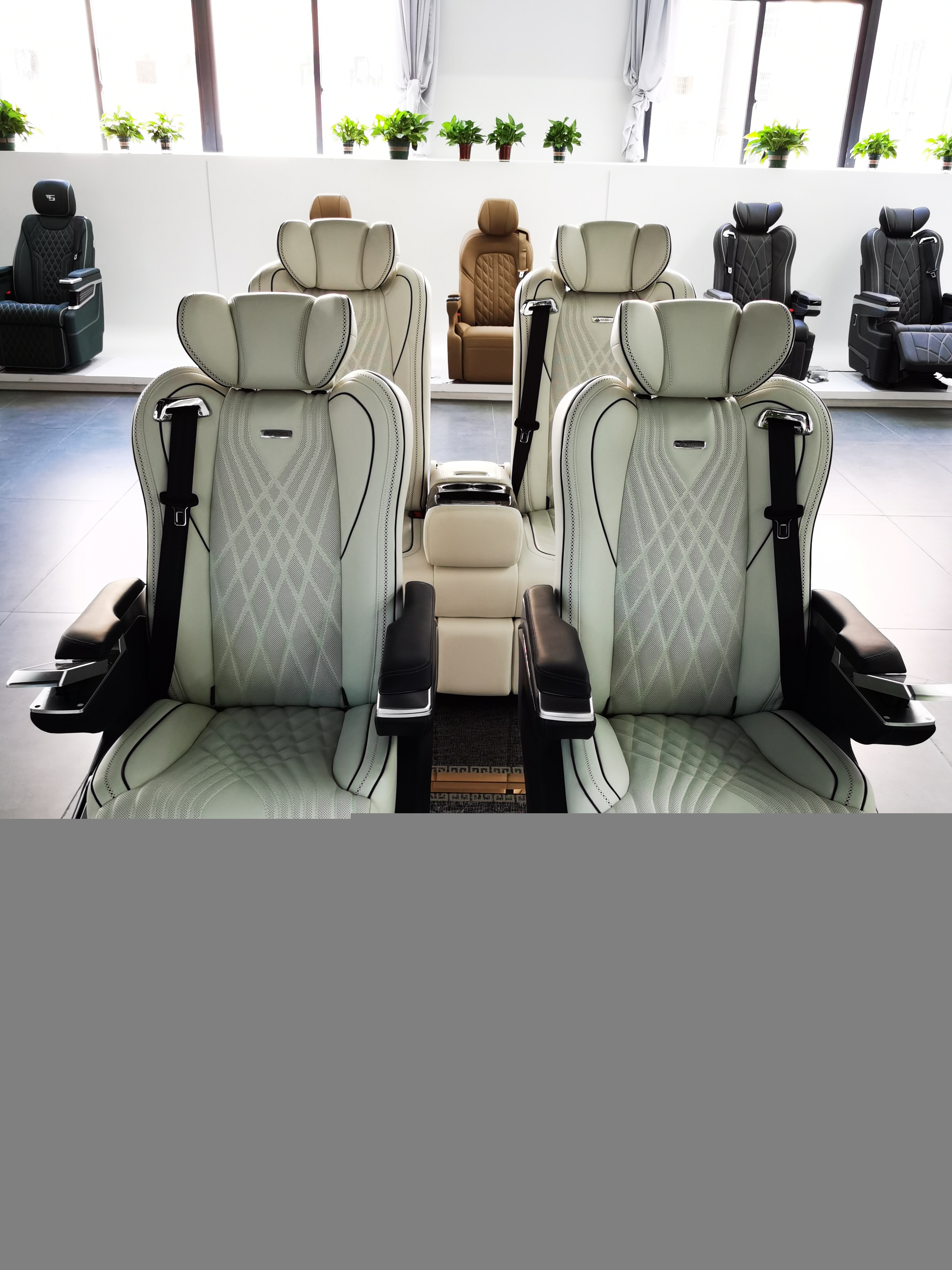 2023 High quality  Hotsale luxury VIP heated massage car Alphard seats for  Benz w447 v class vito v250 metris VAN