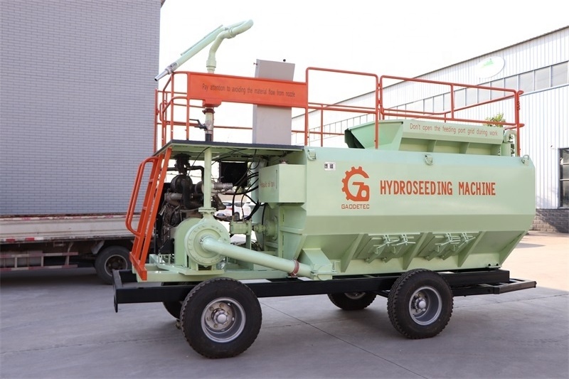 Movable soil spraying machine hydroseeding machine for planting artificial grass to slope protection