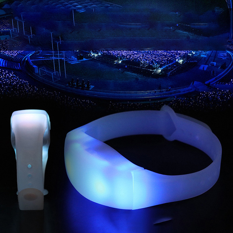 custom personalized wedding led lighted plastic bracelets battery chargegable light-emitting wristband