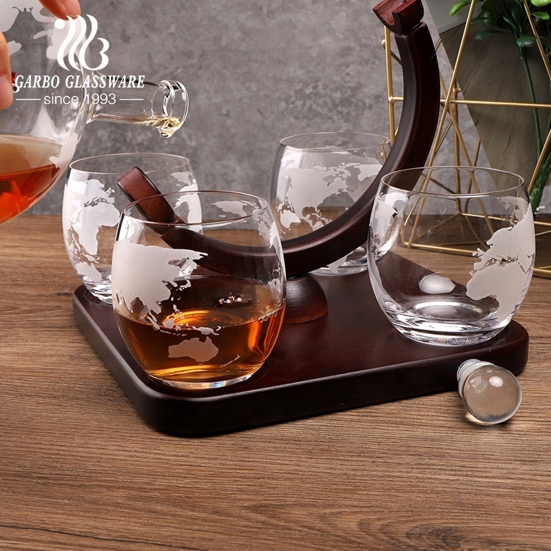 850ML Liquor Cocktail Bourbon Glass Vodka Bottle 1000ml etched glass globe decanter set with 4 map glasses set